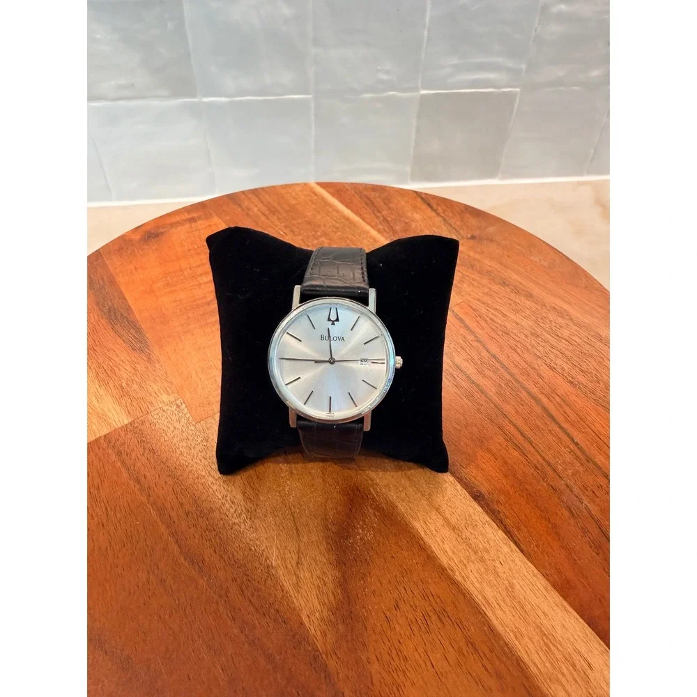 Bulova Mens Classic Dress Watch Silver Dial Black Leather Strap C8331091 37mm